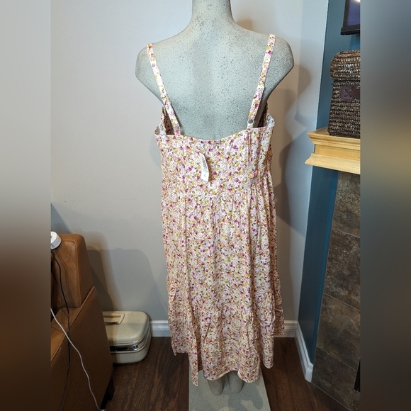 NWT Torrid Midi Rayon floral Tiered Dress, size 1x 14/16 - Picture 16 of 16